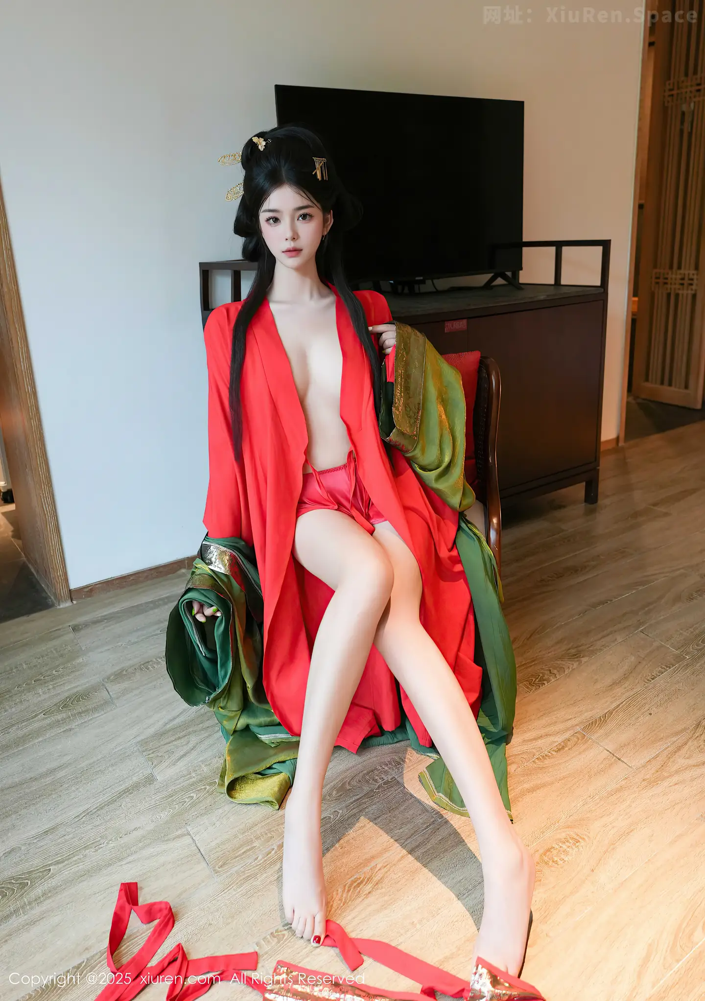 图片[5]-[XiuRen秀人网] VOL.10126 模特雪糕CiCi性感绿色古风服饰露红色情趣服饰秀美腿诱惑写真68P-秀人网官方网站